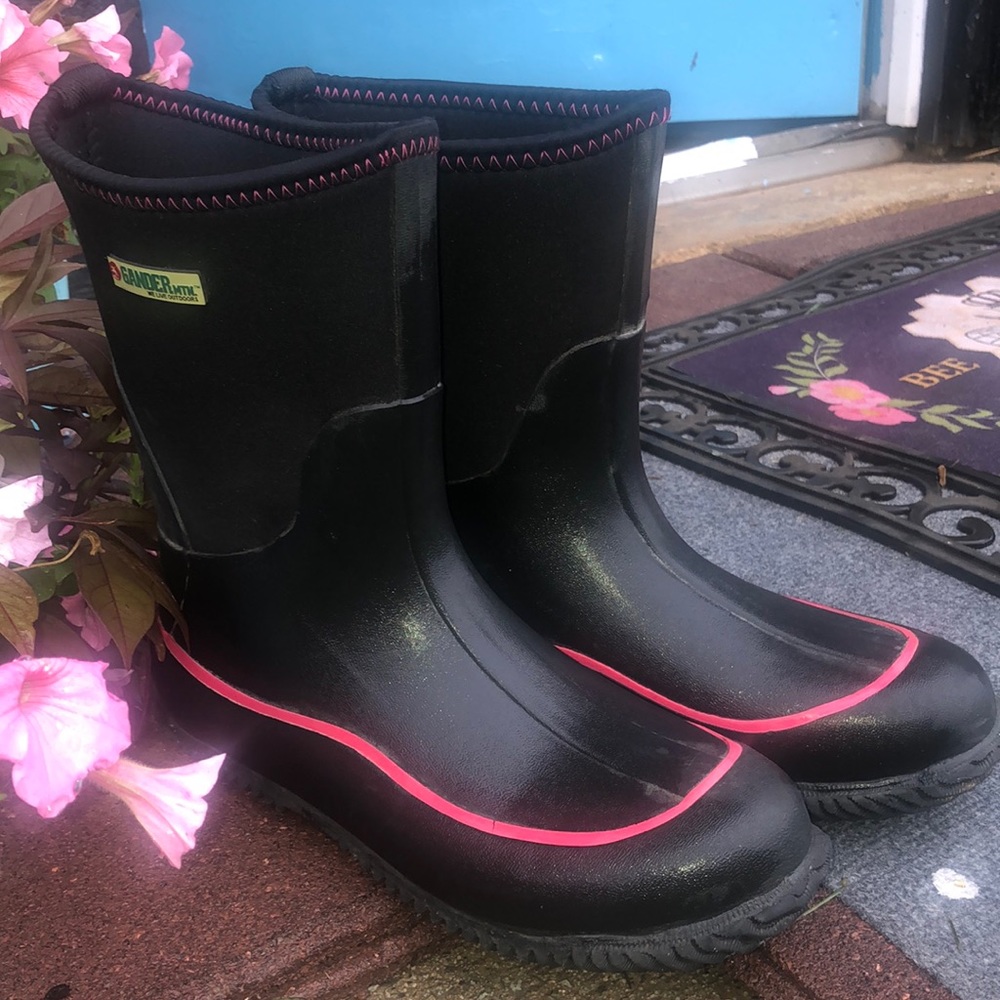 Women’s Gander Mountain Black Rubber Muck Boots 9